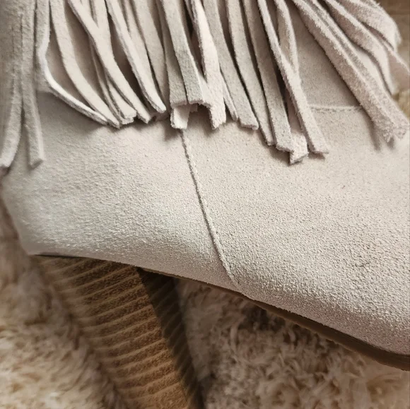 Fringe boots - Picture 2 of 6